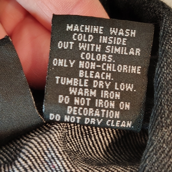 RIDERDIE WOMEN'S MEDIUM SKULL & WINGS SLEEVELESS ZIPPERED EMBROIDERED BIKER TOP - Picture 7 of 9